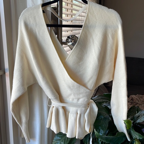 ZESICA Women's 2023 Fall Wrap V Neck Long Batwing Sleeve - Picture 2 of 5